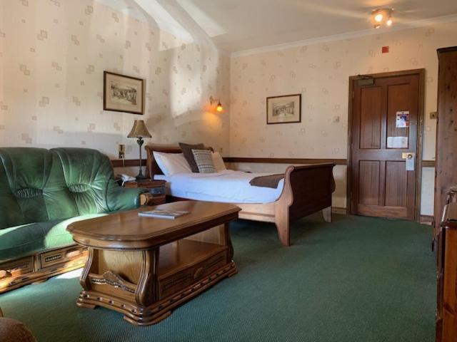 St Mary'S Hotel Golf & Country Club 펜코드 외부 사진